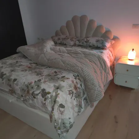 Komsi Group 아파트 *