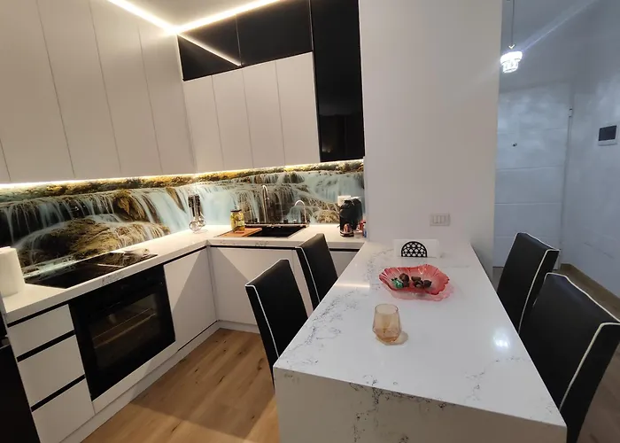 Komsi Group 아파트 티라나