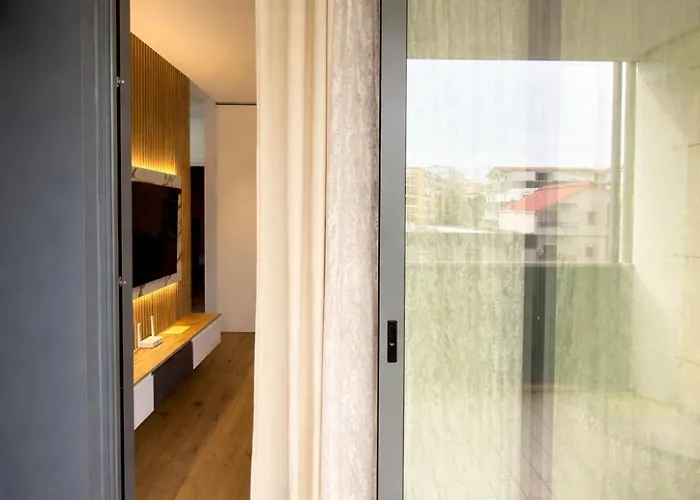 아파트 Komsi Group